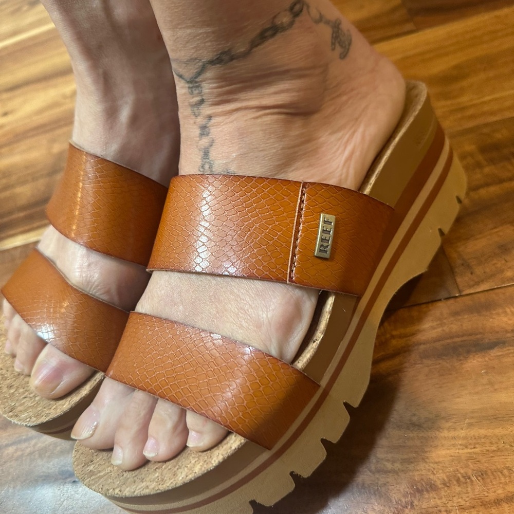 Reef Women’s Brown Platform Slide Sandals vista 7